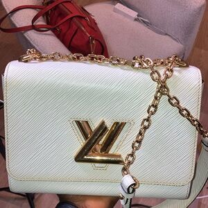LOUIS VUITTON TWIST MM